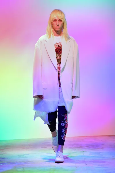 Look 9